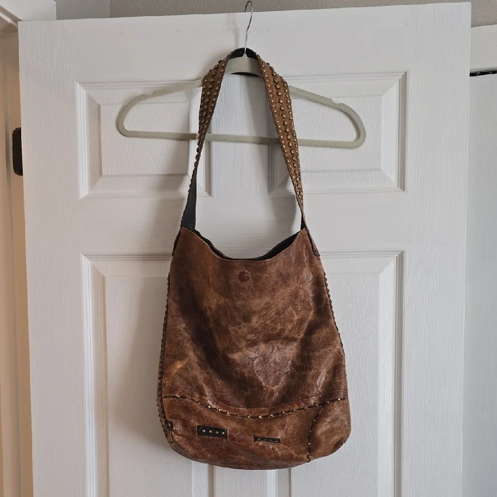Elegant Tan and Brown Embossed Shoulder Bag - Picture 2 of 5